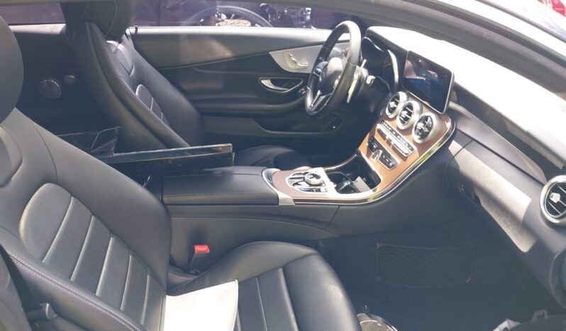 
								Mercedes-Benz C 300 full									