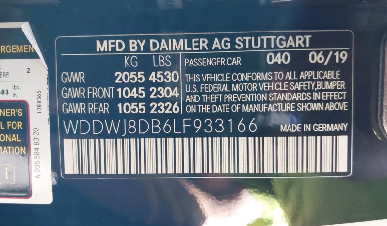 
								Mercedes-Benz C 300 full									