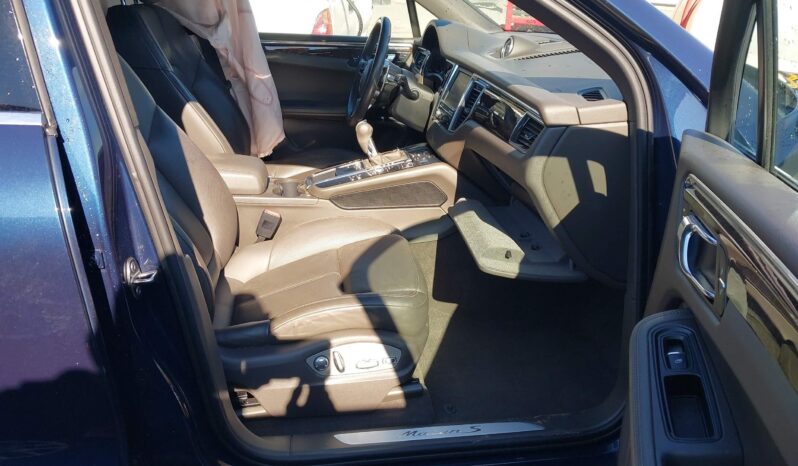 
								Porsche Macan full									