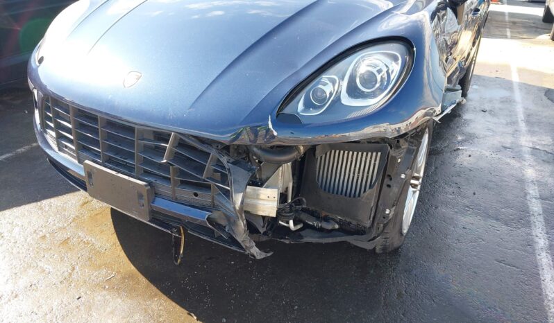 
								Porsche Macan full									