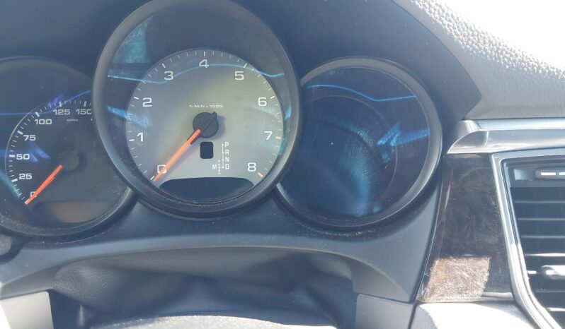
								Porsche Macan full									
