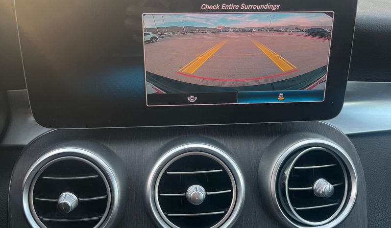 
								Mercedes-Benz C-Class full									