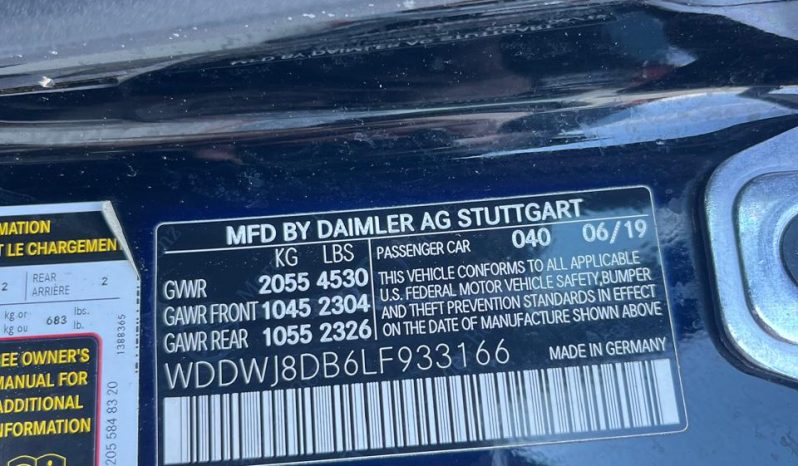 
								Mercedes-Benz C 300 full									