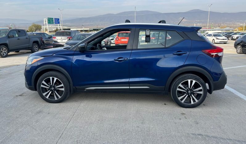 
								NISSAN KICKS SV full									