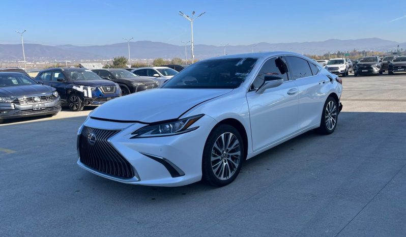 
								Lexus ES 300H full									