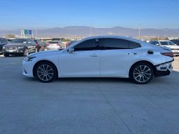 
										Lexus ES 300H full									