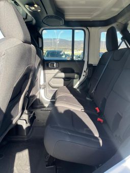 
										JEEP WRANGLER SAHARA full									