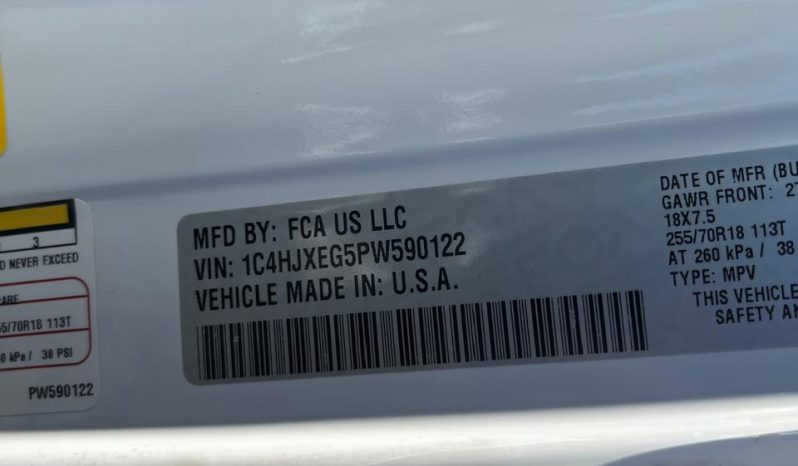 
								JEEP WRANGLER SAHARA full									