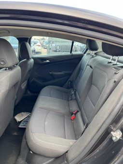 
										Chevrolet Cruze full									