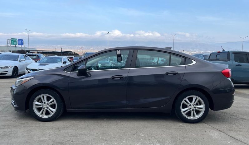 
								Chevrolet Cruze full									