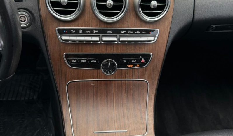 
								Mercedes-Benz C 300 full									