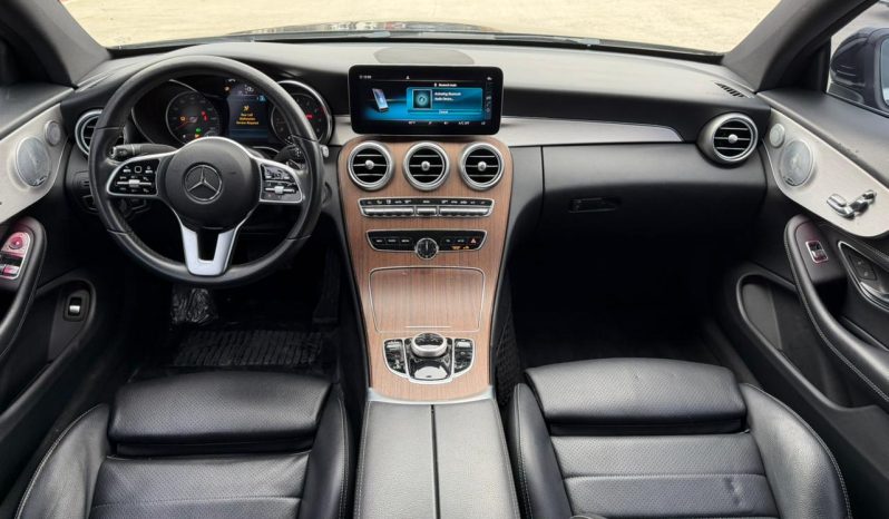 
								Mercedes-Benz C 300 full									