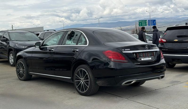 
								Mercedes-Benz C-Class full									