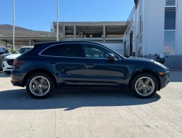 
										Porsche Macan full									
