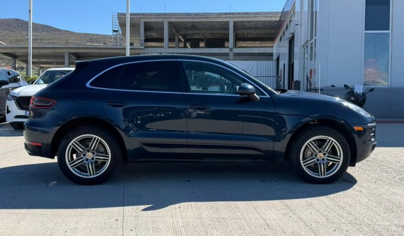 
								Porsche Macan full									