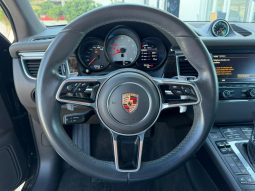 
										Porsche Macan full									