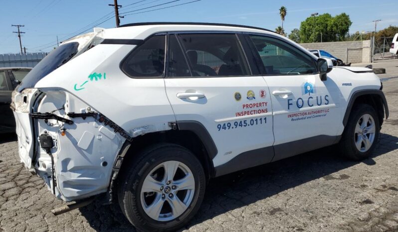 
								Toyota RAV4 full									
