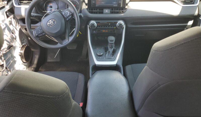 
								Toyota RAV4 full									