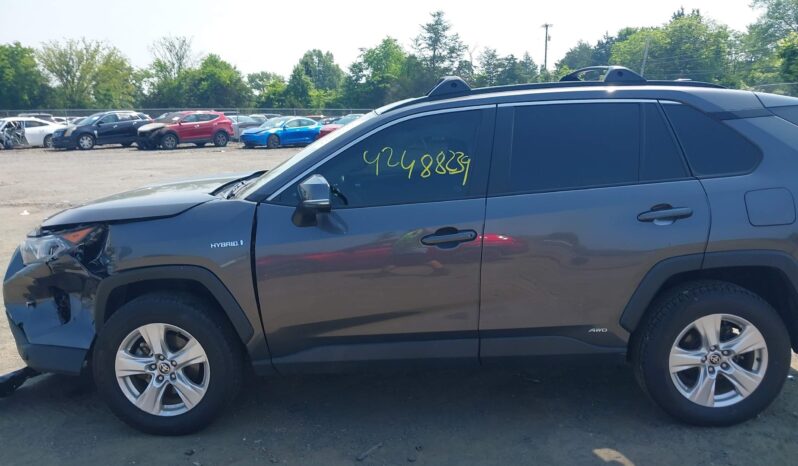 
								Toyota RAV4 full									