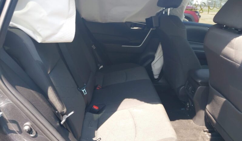 
								Toyota RAV4 full									