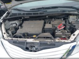
										TOYOTA SIENNA full									