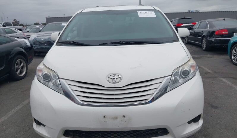 
								TOYOTA SIENNA full									