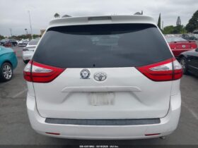 TOYOTA SIENNA