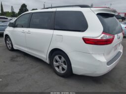 
										TOYOTA SIENNA full									