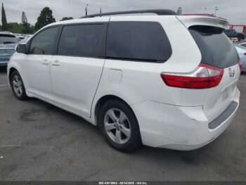 TOYOTA SIENNA