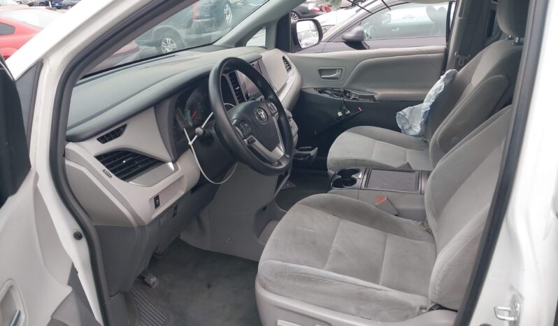 
								TOYOTA SIENNA full									
