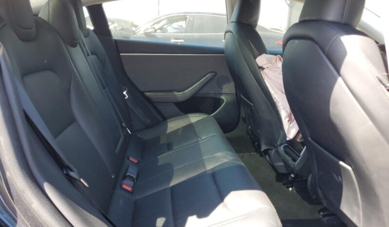 
								Tesla MODEL 3 full									