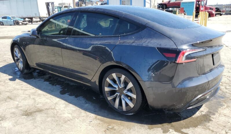 
								Tesla MODEL 3 full									
