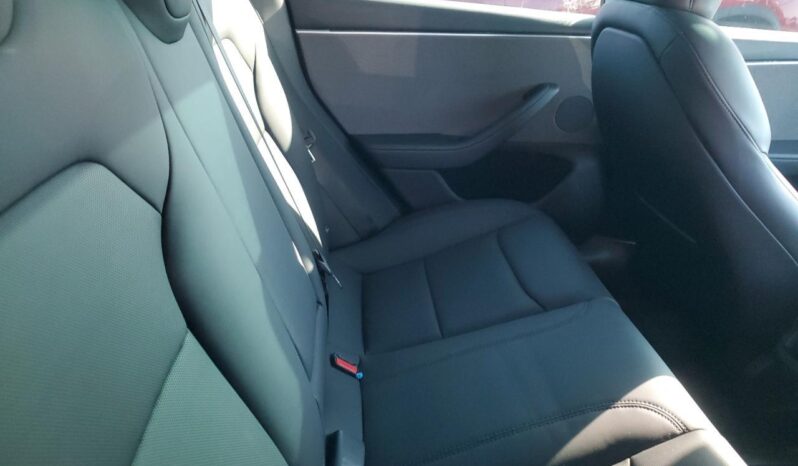 
								Tesla MODEL 3 full									