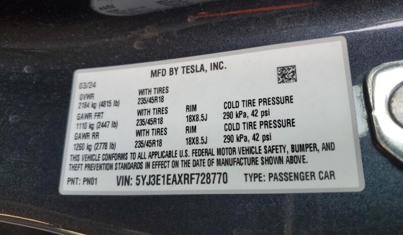 
								Tesla MODEL 3 full									