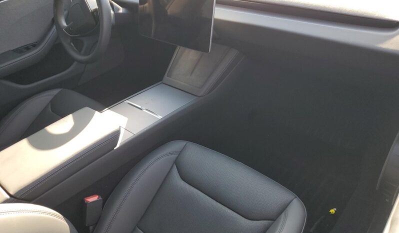 
								Tesla MODEL 3 full									