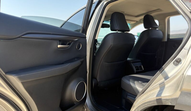 
								LEXUS NX200T full									