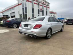 
										Mercedes-Benz E 300 full									