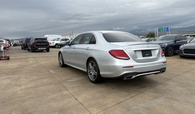 
								Mercedes-Benz E 300 full									