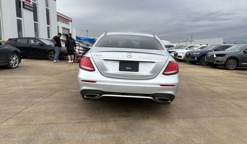 
								Mercedes-Benz E 300 full									
