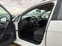 
										Volkswagen Golf full									
