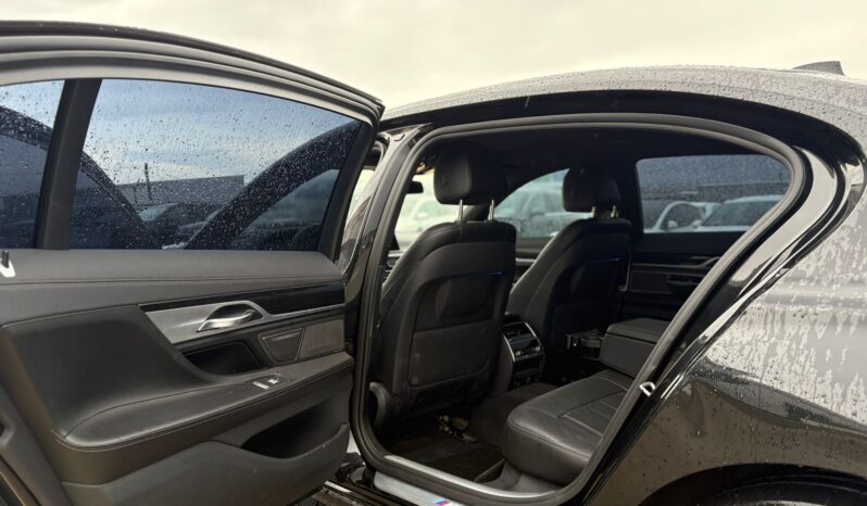 
								BMW 740i full									