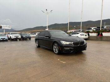 BMW 740i