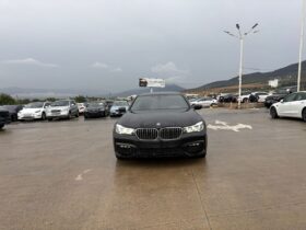 BMW 740i