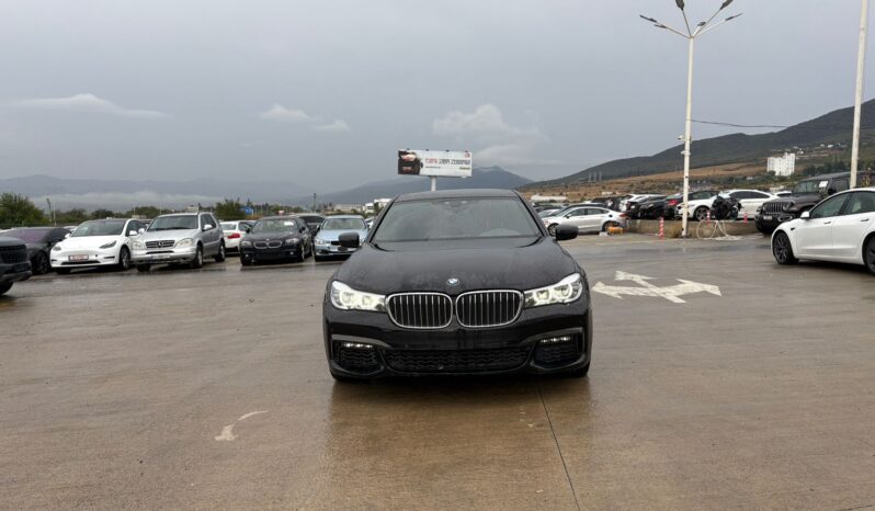 
								BMW 740i full									