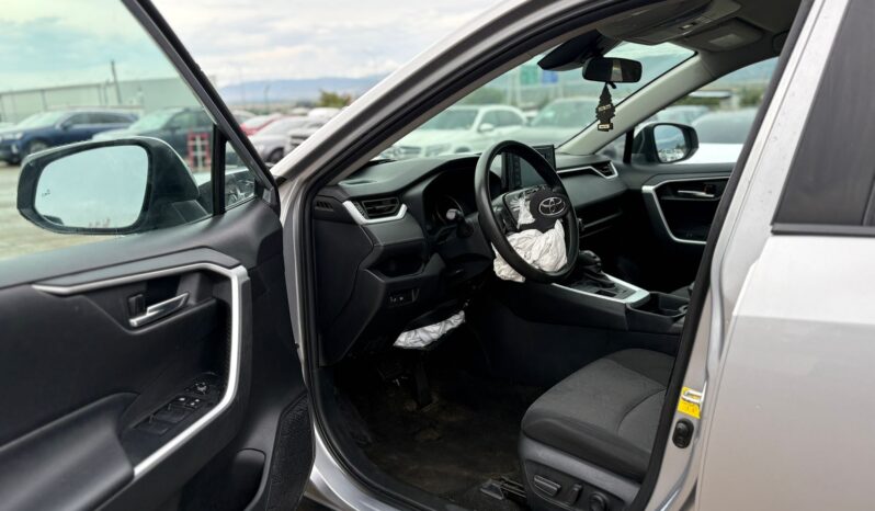 
								TOYOTA RAV4 full									