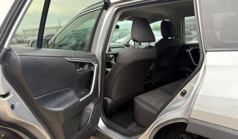 
								TOYOTA RAV4 full									