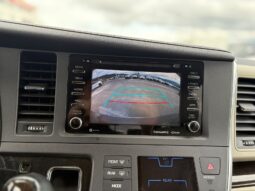 
										TOYOTA SIENNA XLE full									