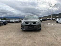 
										TOYOTA SIENNA XLE full									