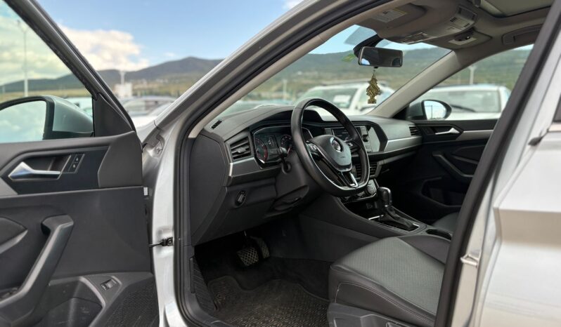 
								VOLKSWAGEN JETTA full									