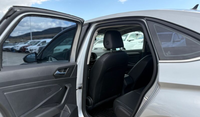 
								VOLKSWAGEN JETTA full									